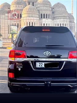 تۆیۆتا لاند کروزەر